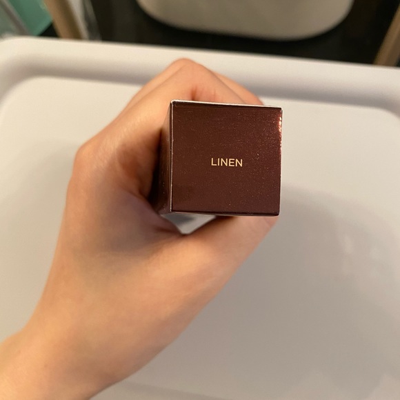 NEW Hourglass foundation stick - Picture 2 of 4